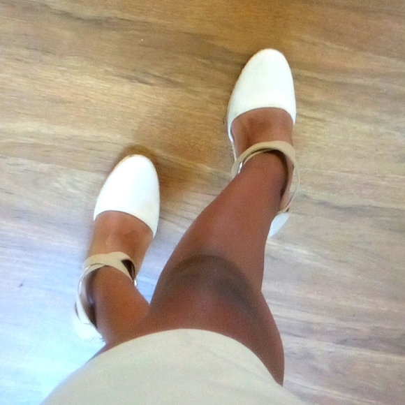 Stylish Wedges - Picture 3 of 4